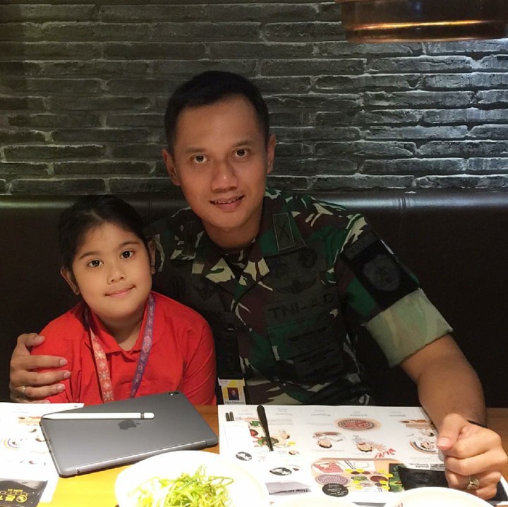 Aira, memang akrab banget sama ayahnya. (Foto: Instagram/agusyudhoyono)