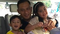 Ayah Agus juga akrab lho sama keponakannya, Airlangga. (Foto: Instagram/agusyudhoyono)