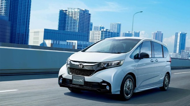 Honda merilis Freed generasi terbaru dengan desain yang kian mirip Jazz, lebih 'gemuk' dan sporty.