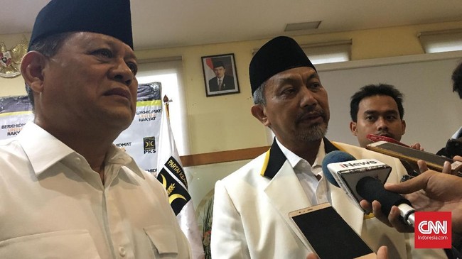 PKS berkoalisi dengan Partai Gerindra dan PAN di Pilgub Jabar. Koalisi tiga parpol ini punya 27 kursi di DPRD atau sudah cukup untuk mengusung pasangan calon.