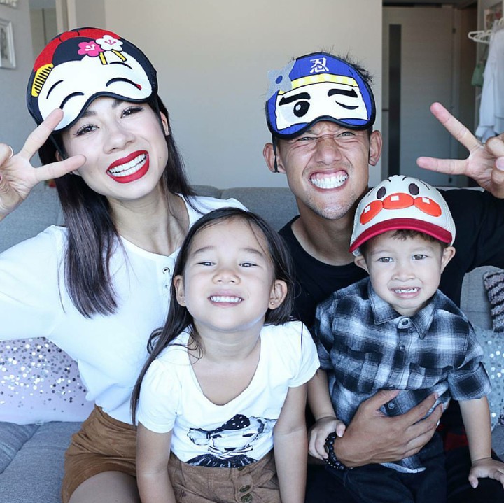 Walaupun suami istri ini sibuk, mereka masih selalu menyediakan waktu untuk quality time bareng keluarga. (Foto: Instagram/jenniferbachdim)