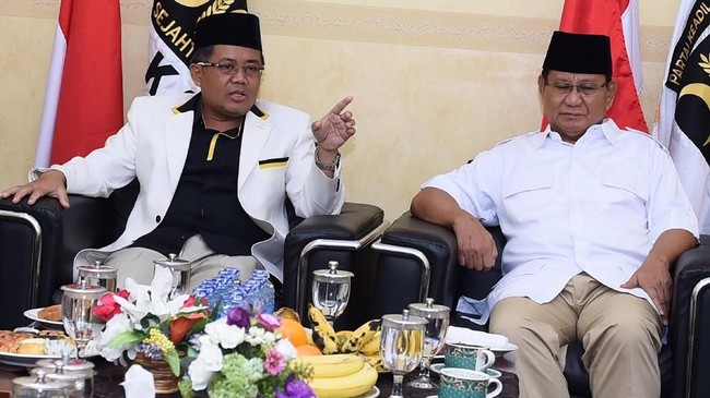 Prabowo Subianto hanya punya waktu hitungan pekan memilih satu dari sembilan nama kader PKS sebagai cawapres. Jika tidak, bukan tak mungkin koalisi retak.