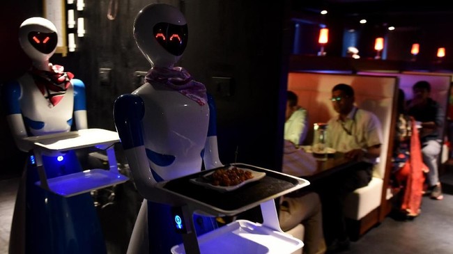 Sejumlah lapangan kerja baru akan muncul di era industri 4.0 seiring dengan adopsi robot yang menggantikan sejumlah profesi.