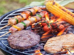Nikmati Sensasi Nge-Grill di Pinggir Sungai Tampaksiring