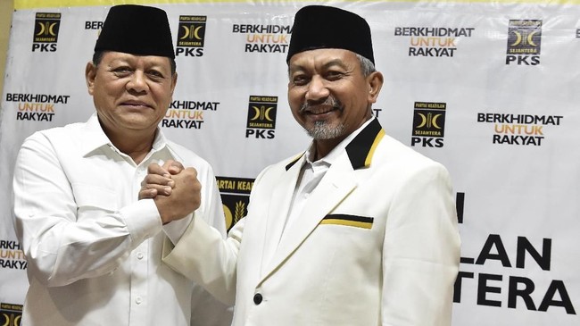 Duet Sudrajat-Ahmad Syaikhu dan TB Hasanuddin-Anton Charliyan akan mengirimkan berkas pendaftaran ke KPUD Jawa Barat siang ini, Rabu (10/1)