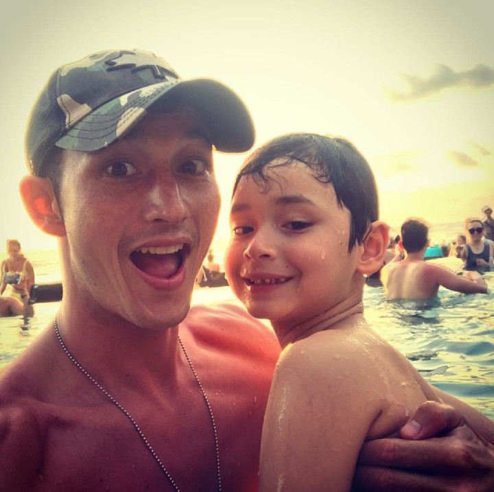 <p>Mike sering banget menghabiskan waktu bareng si buah hati. (Foto: Instagram @mike_lewis)<br /><br /></p>