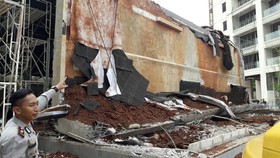 Tembok Apartemen Pakubuwono Spring Ambruk, Tiga Pekerja Tewas