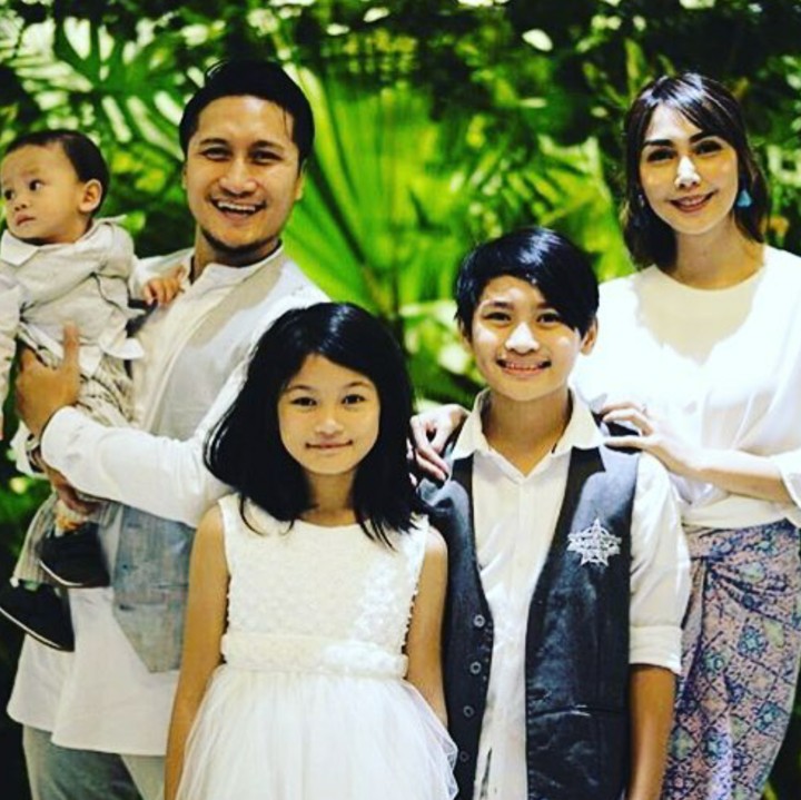 <p>Menikah sejak Februari 2005, Fenita dan Arie sudah dikaruniai 3 buah hati. (Foto: Instagram/gavin_arieuntung)</p>