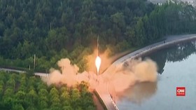VIDEO: AS Sanksi Dua Pejabat Kepercayaan Kim Jong-un