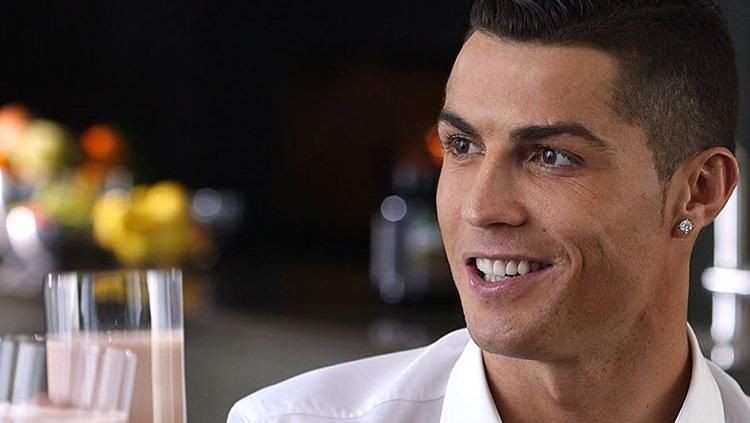 Pesepak bola Cristiano Ronaldo kabarnya akan mengubah hotel yang ia miliki menjadi rumah sakit darurat. Ini dilakukan atas keprihatinannya, Bun.