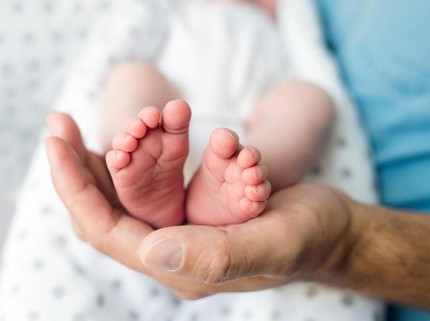 Ya Ampun! Jari Bayi Nyaris Diamputasi Gara-gara Sehelai Rambut