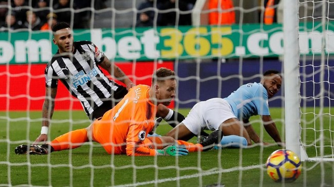 Manchester City resmi berjarak 15 poin dari Manchester United seiring kemenangan 1-0 atas Newcastle United, Rabu (27/12).