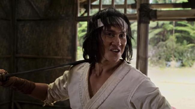 Vino G Bastian akhirnya menunjukkan aksinya sebagai 'Wiro Sableng' dalam teaser debut yang rilis Kamis (28/12).