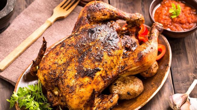 Untuk mendapatkan ayam panggang yang enak, oven atau pun alat pembakar adalah hal yang penting, namun seorang penulis makanan di New York menggunakan hair dryer