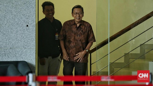Selain Boediono, pengacara yang kini menjadi Duta Besar Indonesia untuk Norwegia, Todung Mulya Lubis juga dihadirkan dalam sidang Syafruddin Temenggung.