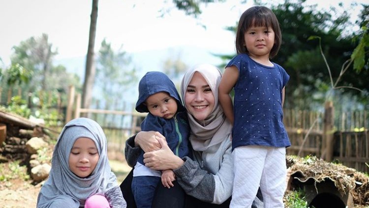 Gejala Alergi Kucing Seperti Dialami Anak Zaskia Adya Mecca Putri Zaskia Adya Mecca, Kana Sybilla Bramantyo mengalami alergi kucing. Yuk kenali gejalanya, Bun.