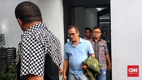 Polisi Sita Ganja dan Alat Isap Sabu di Rumah Tio Pakusadewo