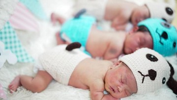 Gemas Banget Saat Bayi Baru Lahir Dipakaikan Kostum Anak Anjing