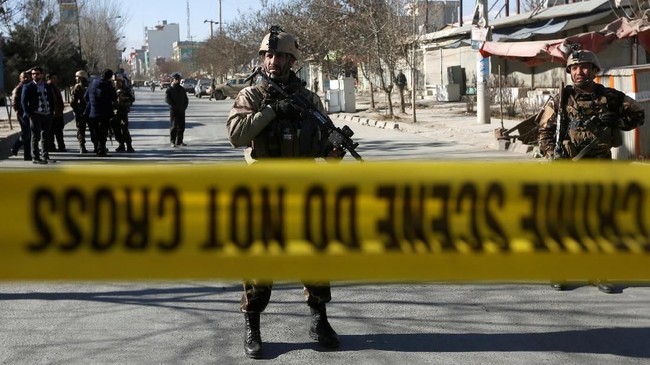 Militer Afghanistan menewaskan seorang panglima milisi negara Islam (ISIS) dalam sebuah serangan udara.