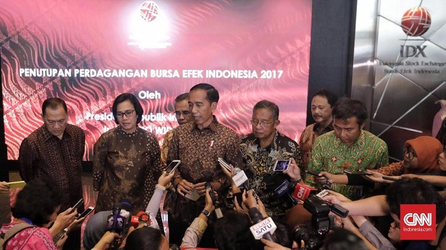 Di sepanjang tahun ini, IHSG mengilap. Bahkan, pada penutupan sore tadi, Jumat (29/12), IHSG mencetak rekor barunya di level 6.355.