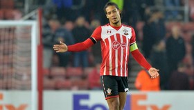 Van Dijk Rp1,3 Triliun, Ada Apa dengan Sepak Bola Inggris?