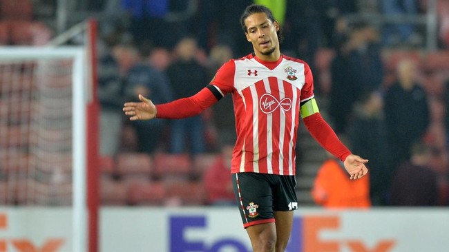 Presiden Southampton, Ralph Krueger mengatakan, The Saints kini merasakan luka mendalam dengan kepergian bek terbaiknya, Virgil van Dijk, ke Liverpool.
