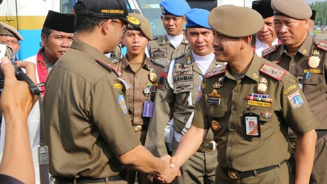Kasatpol PP Yani Wahyu dan pelapor Wasnadi sudah saling memaafkan. Keanggotaan pelapor di Satpol PP pun dipertahankan.