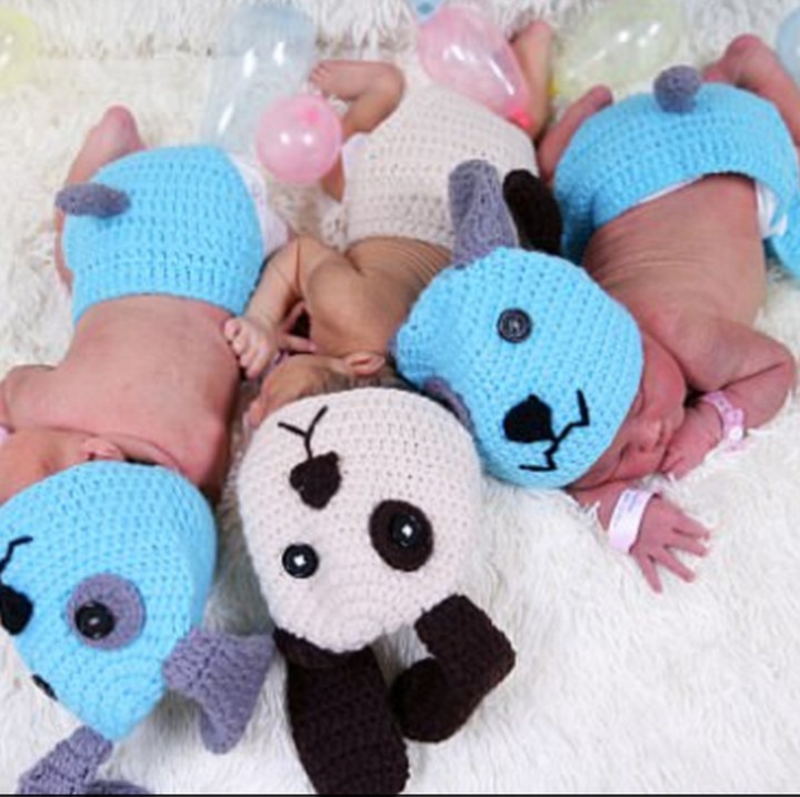 <p>Gemas maksimal lihat bayi-bayi ini difoto dengan pose berjejer kayak gini.(Foto: Reuters via Daily Mail)</p>
