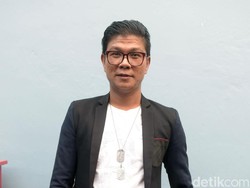 Cium Artis Baru di Video Klip, Andika Mahesa: Gua Santapan Gosip