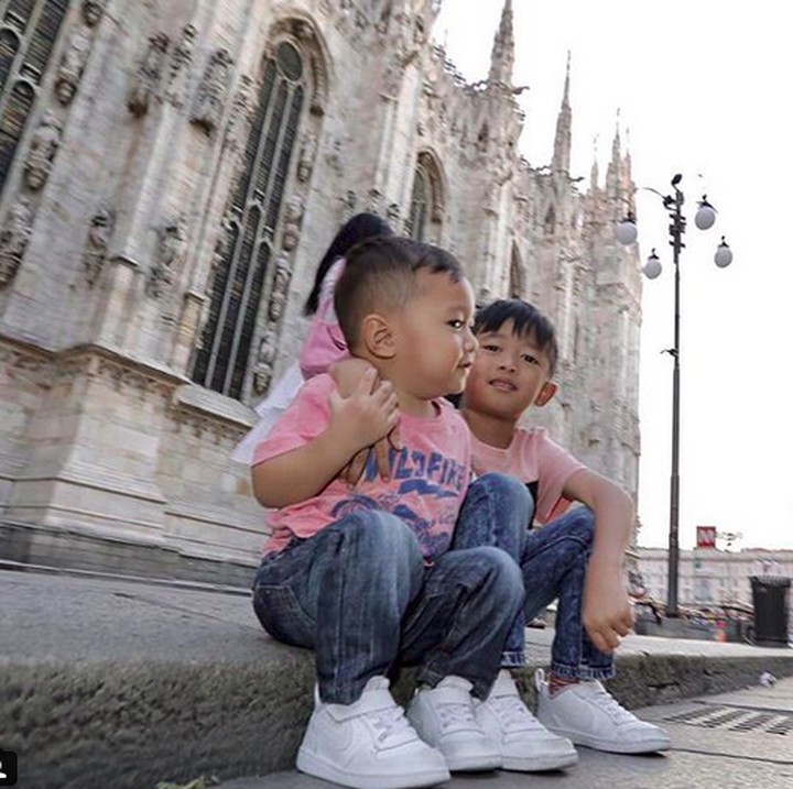 <div>"Tenang Dek, Kakak selalu menemani kamu kok,". (Foto: Instagram/ @ruby_26)</div>
