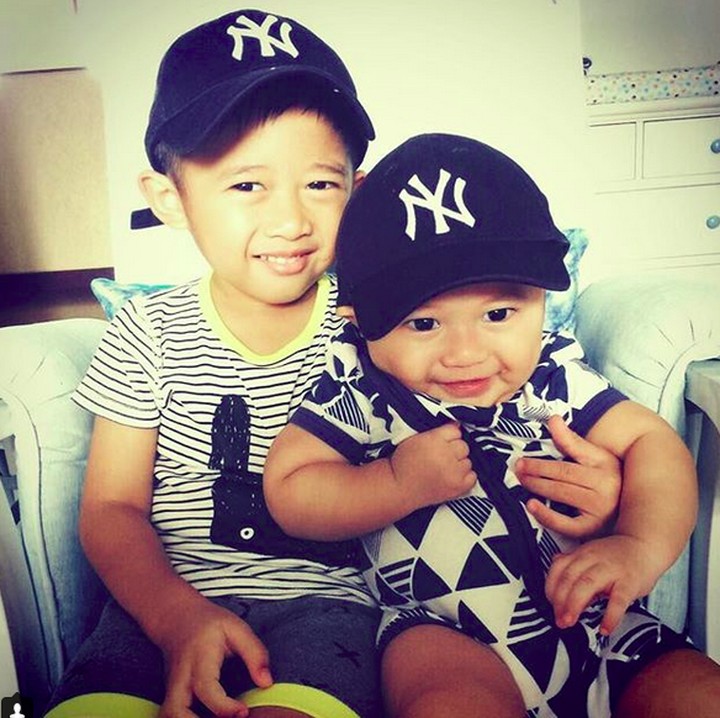 <div style="color: rgb(34, 34, 34); font-family: arial, sans-serif; font-size: 12.8px;">Ini waktu Airlangga umur 4 tahun dan Sakti umur 1 tahun. Imut banget ya mereka. (Foto: Instagram/ @ibasyudhoyono)</div>