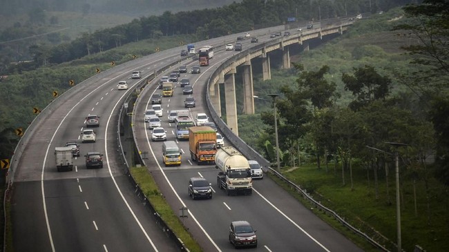 Arus lalu lintas di KM 97 Jalan Tol Purbaleunyi kembali normal usai demo buruh yang memicu kemacetan di ruas tol.