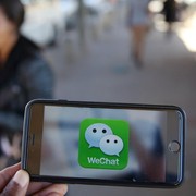Ini Kisah Perempuan di China yang Pilih Resign Kerja, karena Pusing Punya 600 Grup Chat Kantor!