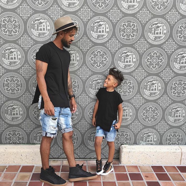 <p>Sang ayah sering disebut-sebut mirip Bruno Mars sama netizen. Setuju nggak, Bun? (Foto: Instagram @ryansecret)</p>