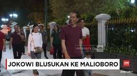 VIDEO: Jokowi dan Keluarga Blusukan di Malioboro