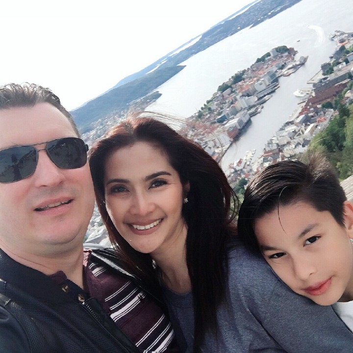 <p>Berumah tangga kurang lebih 15 tahun, Maudy dan sang suami tetap kompak. (Foto: Instagram/maudykoesnaedi)</p>