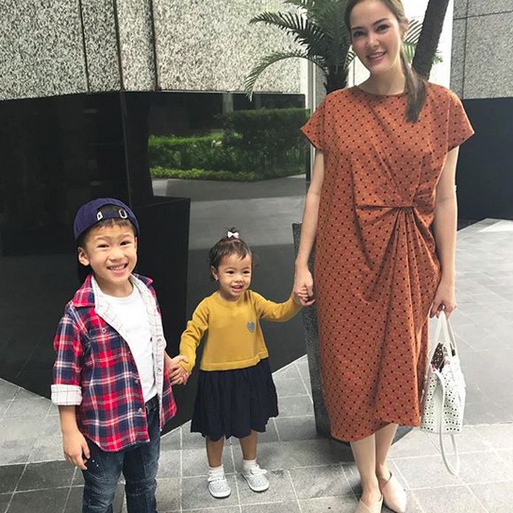 <p>Gabriel sama Carla hang out dulu ya sama Bunda. (Foto: Instagram/ @cathysharon)</p>