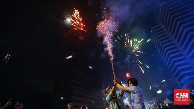 Pemerintah menerbitkan Inmendagri Nomor 62/2021 yang berisi larangan perayaan pergantian tahun baru 2022 yang berpotensi memicu kerumunan.