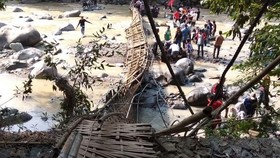 img-title Jembatan Gantung Putus, 157 Warga Ciamis Terisolasi