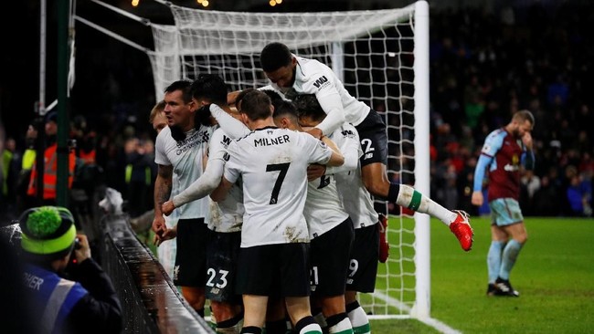 Liverpool sukses menang 2-1 atas tim tuan rumah Burnley di Stadion Turf Moor, Senin (1/1) tanpa diperkuat Philippe Coutinho.
