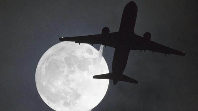 Peristiwa yang terjadi pada hari ini dikenal dengan 'Snow Moon' yang akan menjadi bulan purnama terdekat tahun ini.
