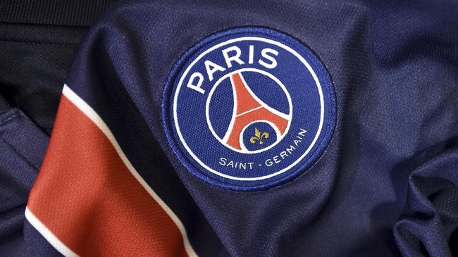 Sosok bek muda Paris Saint-Germain Bitshiabu El Chadaille menjadi viral di media sosial karena memiliki tubuh yang besar meski baru 12 tahun.