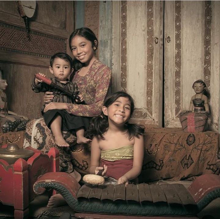 <p>Kalau yang ini khusus foto anak-anaknya Bu Meisya dan Pak Bebi. Lucunya mereka bertiga. (Foto: Instagram @meisya_siregar)</p>