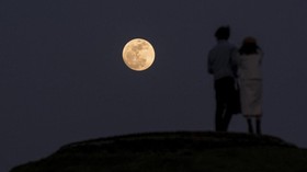 'Merapal' Kehidupan Setiap Zodiak Akibat Fenomena Supermoon