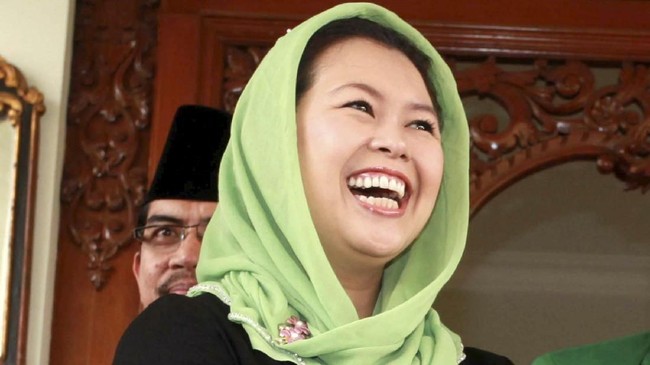 Meski secara pribadi tak menolak pencalonan sebagai Cagub di Pilkada Jatim, Yenny Wahid menyebut adanya faktor ketidaksetujuan keluarga.