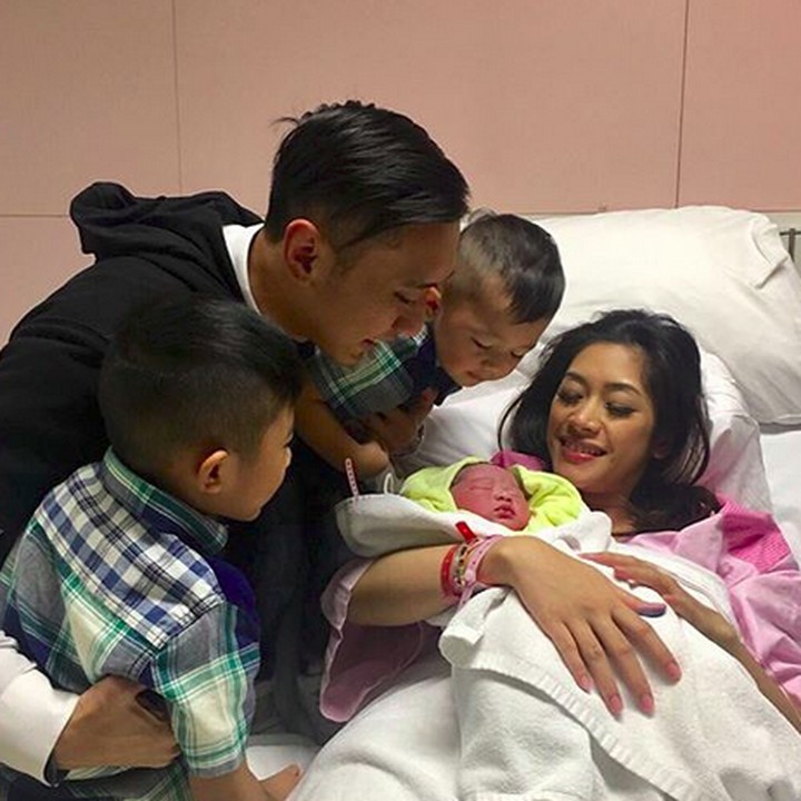 <p>Mas Airlangga dan Mas Sakti sayang banget nih sama Adik Gaia. (Foto: Instagram/ @aniyudhoyono)  </p>