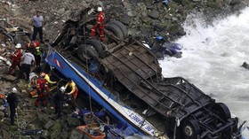FOTO: Bus Jatuh dari Tebing di Peru, 36 Tewas