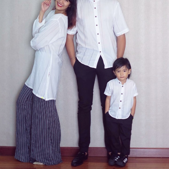 <p>Baju kompakan gini sekeluarga boleh dicoba nih. (Foto: Instagram/mrsshareena)</p>