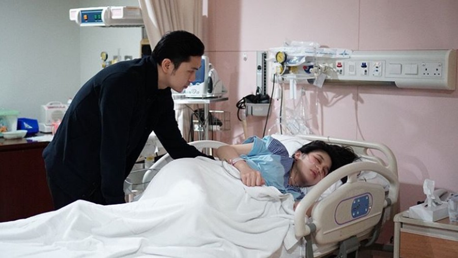 Cerita Sandra Dewi Menghadapi Nyerinya Melahirkan