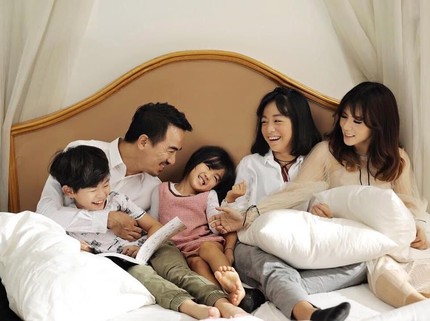 Ini Rahasia Sehat Keluarga Joe Taslim, Mau Coba, Bun?